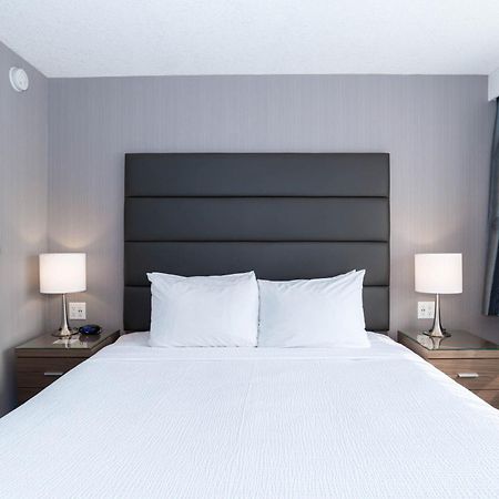 Sandman Hotel Edmonton West Bagian luar foto