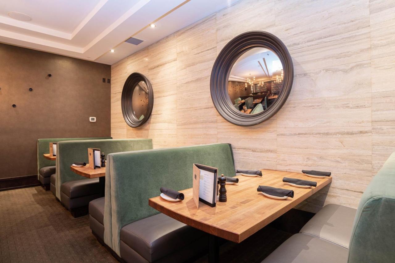 Sandman Hotel Edmonton West Bagian luar foto