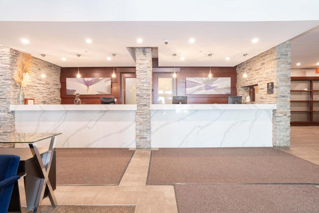 Sandman Hotel Edmonton West Bagian luar foto