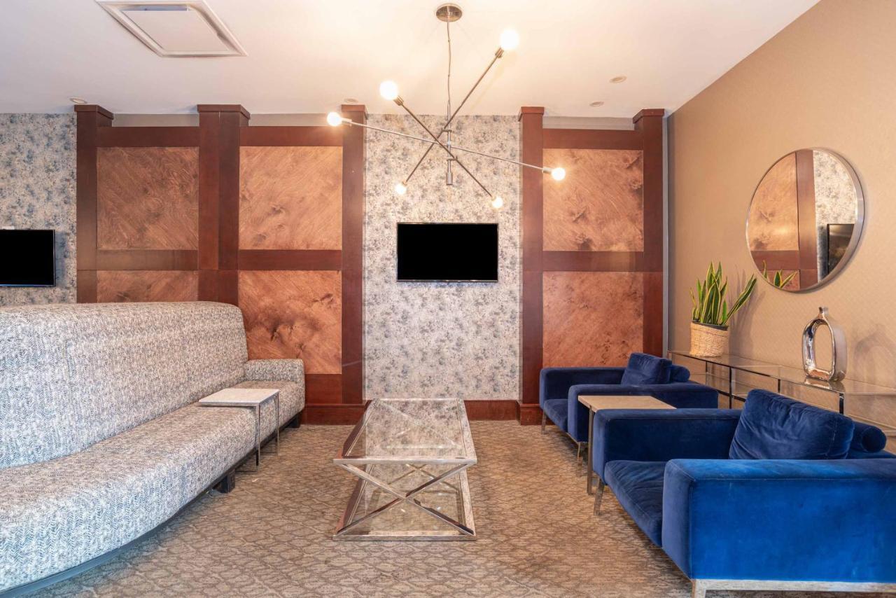 Sandman Hotel Edmonton West Bagian luar foto