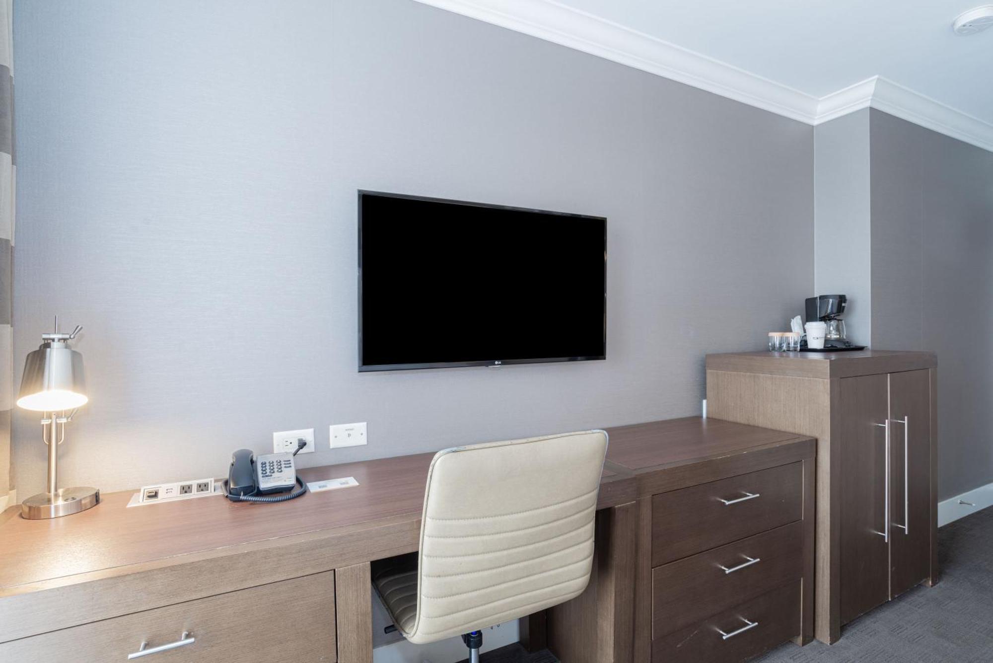 Sandman Hotel Edmonton West Bagian luar foto