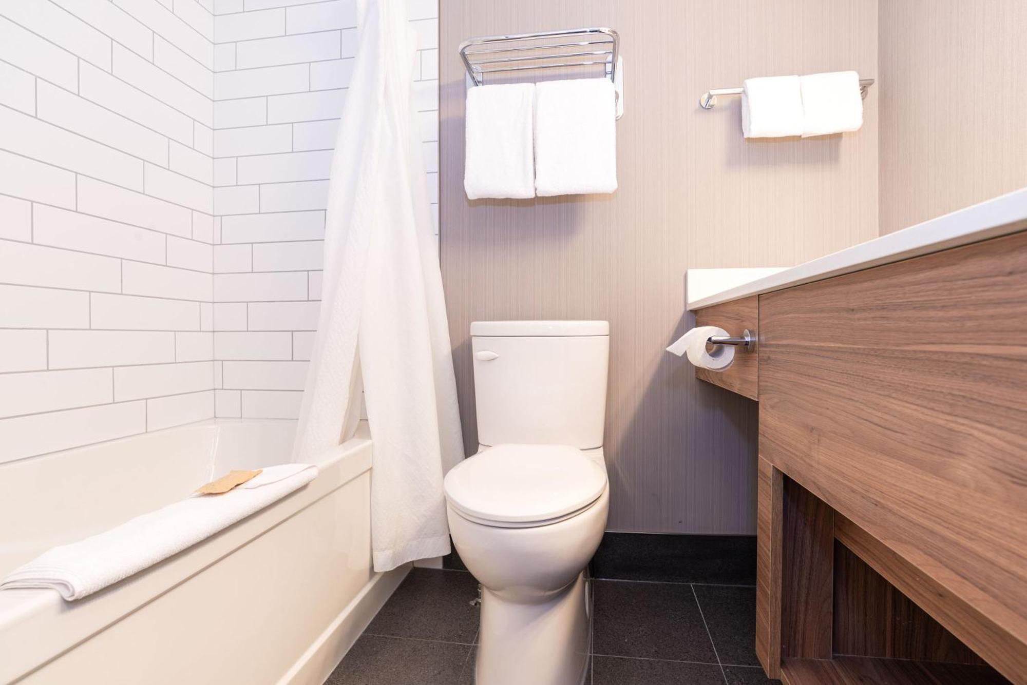 Sandman Hotel Edmonton West Bagian luar foto