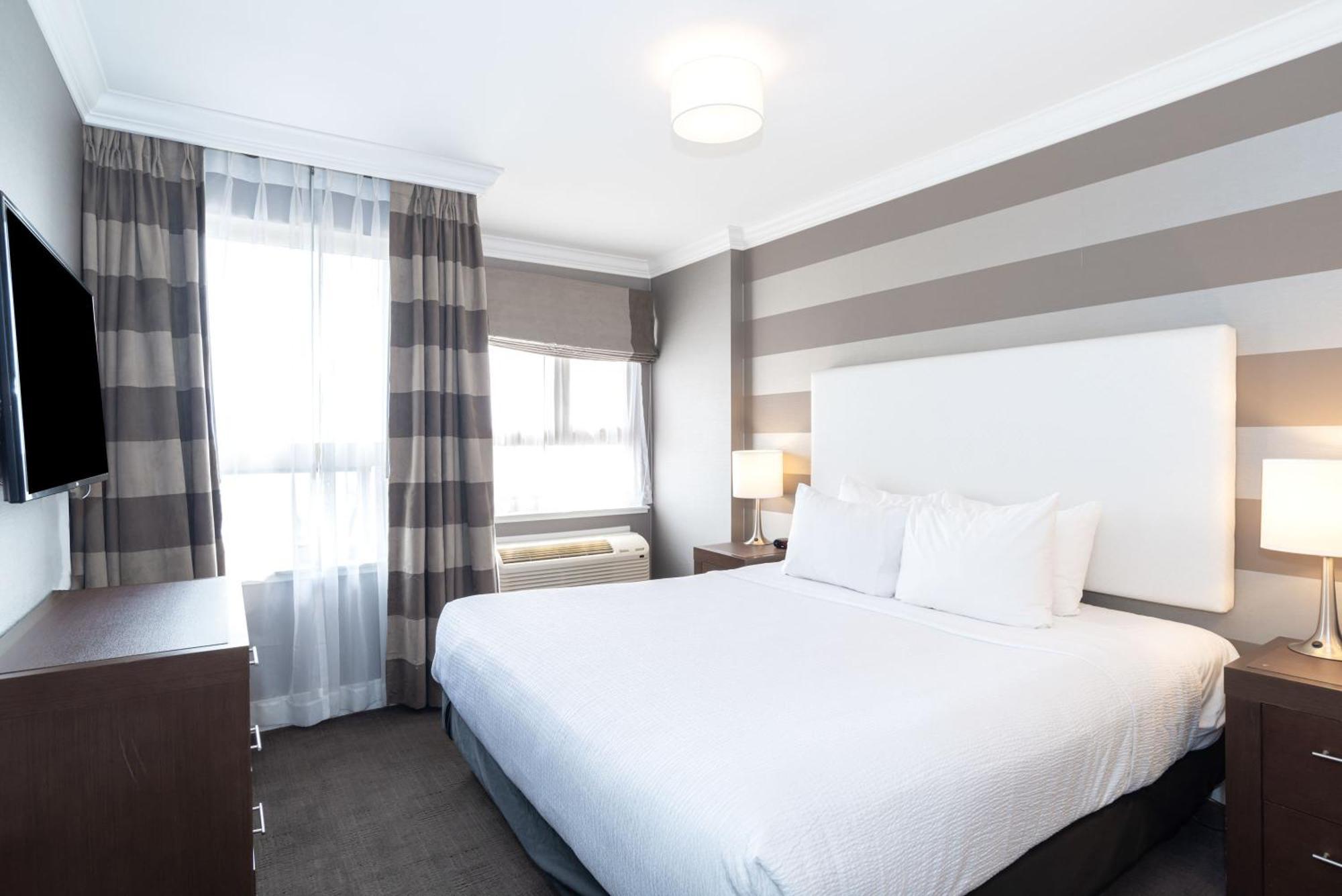Sandman Hotel Edmonton West Bagian luar foto