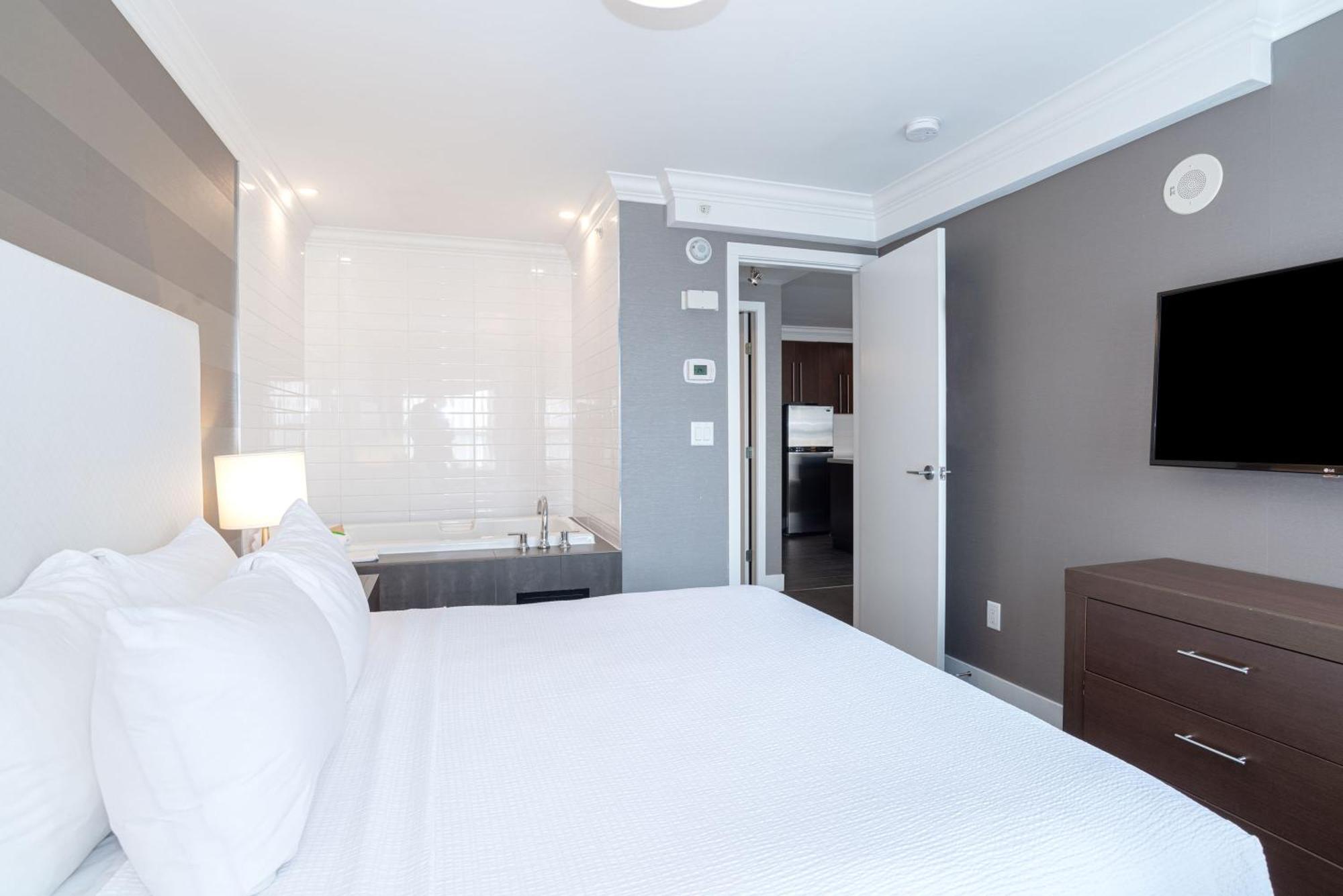 Sandman Hotel Edmonton West Bagian luar foto