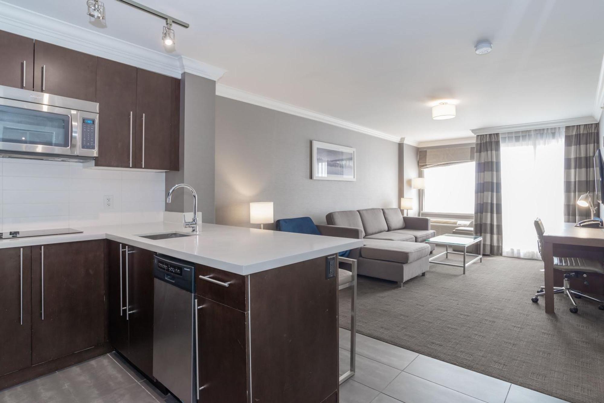 Sandman Hotel Edmonton West Bagian luar foto