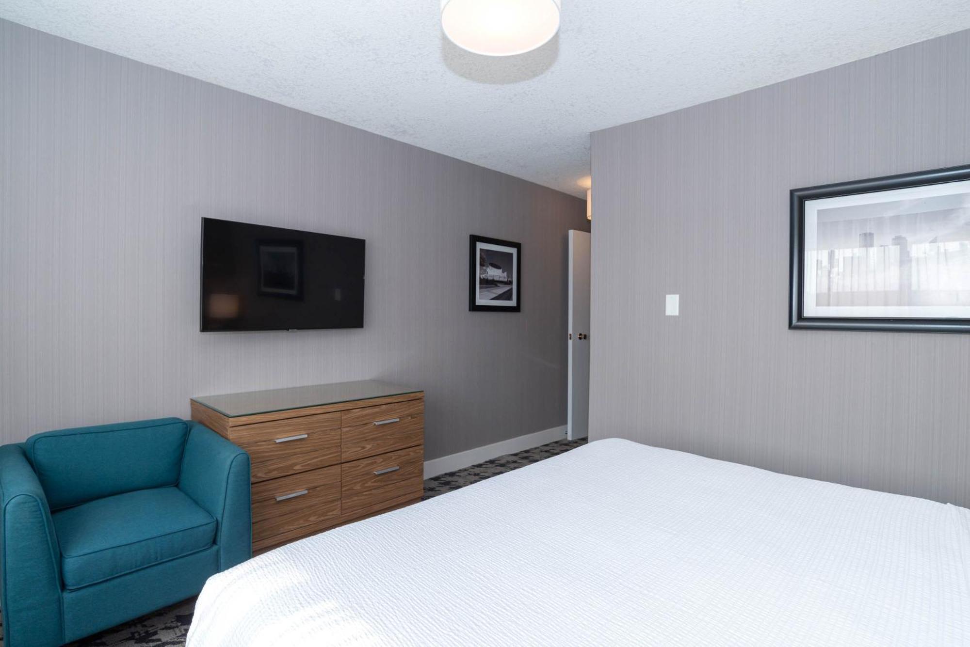 Sandman Hotel Edmonton West Bagian luar foto