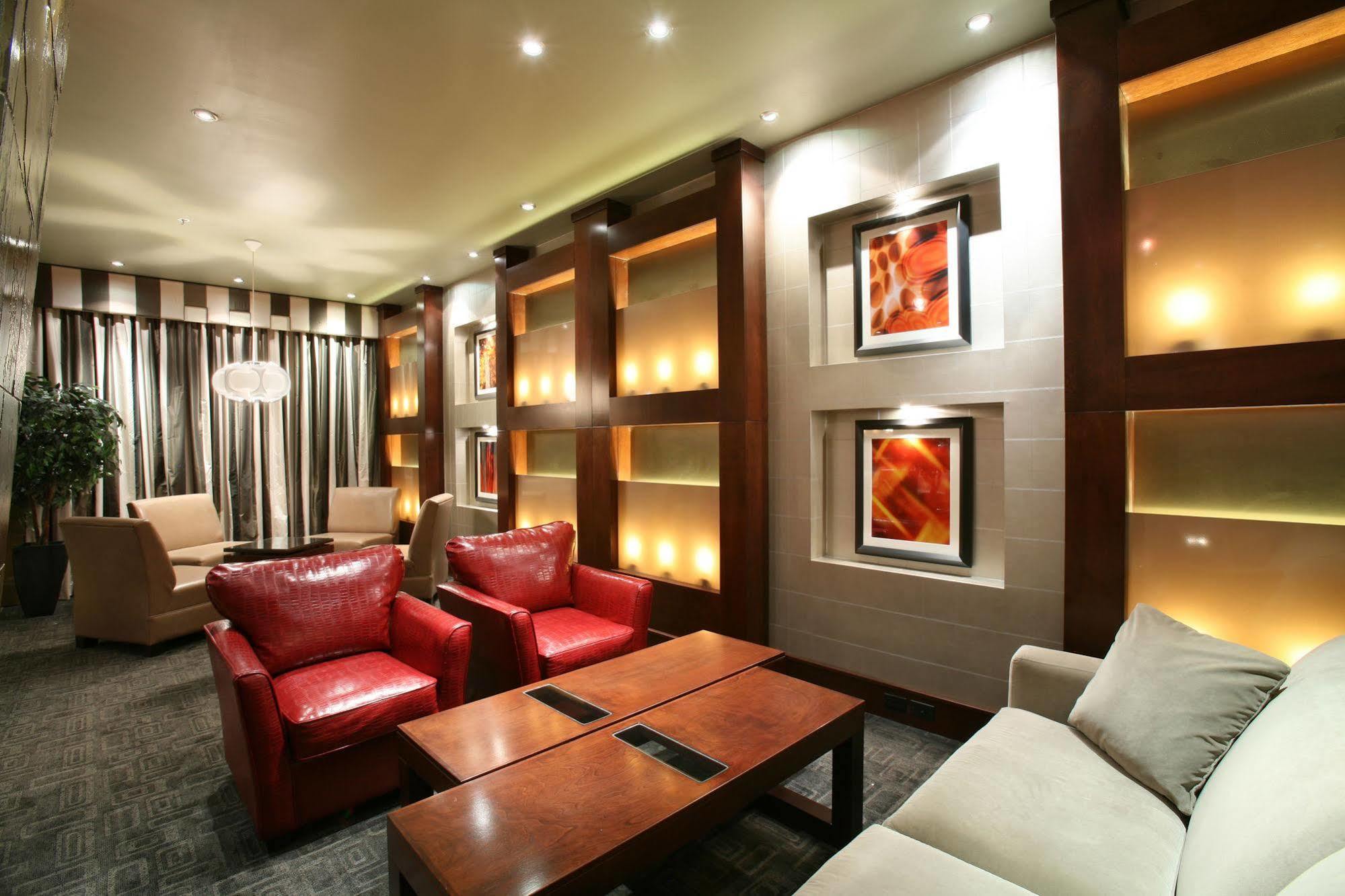 Sandman Hotel Edmonton West Ruang foto