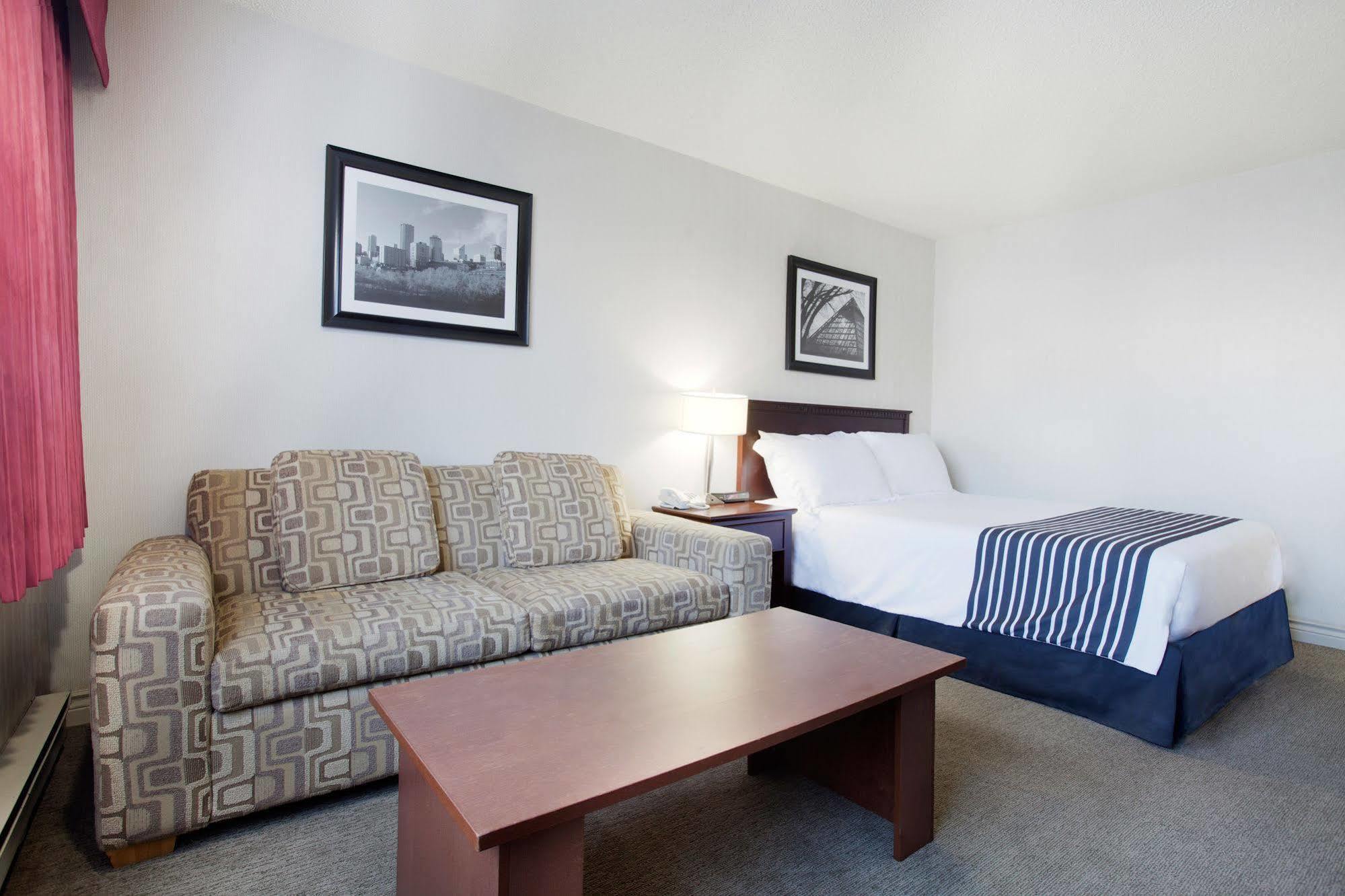 Sandman Hotel Edmonton West Bagian luar foto