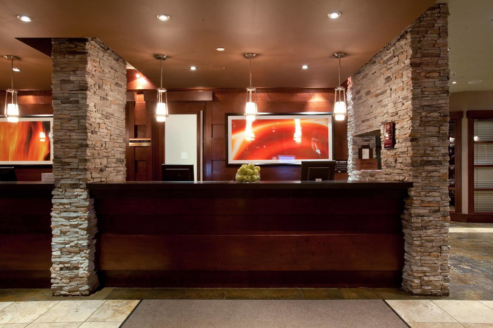 Sandman Hotel Edmonton West Bagian luar foto
