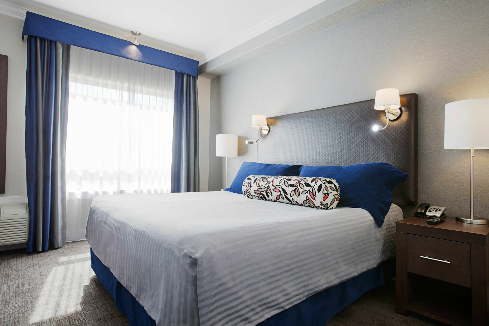 Sandman Hotel Edmonton West Bagian luar foto
